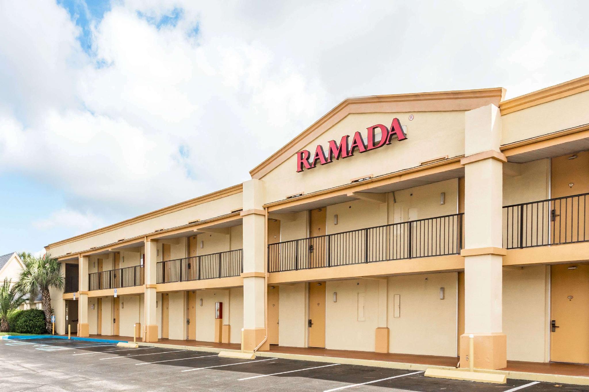 Howard Johnson By Wyndham Lake Stadt Exterior foto